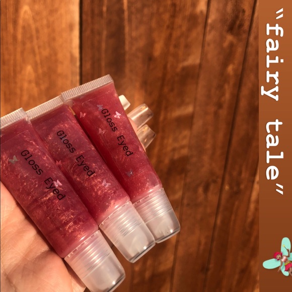 “Fairytale” gloss🧚🏽‍♀️ - Picture 1 of 2